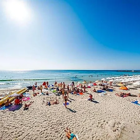 מלון Riviera