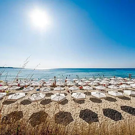 מלון Riviera