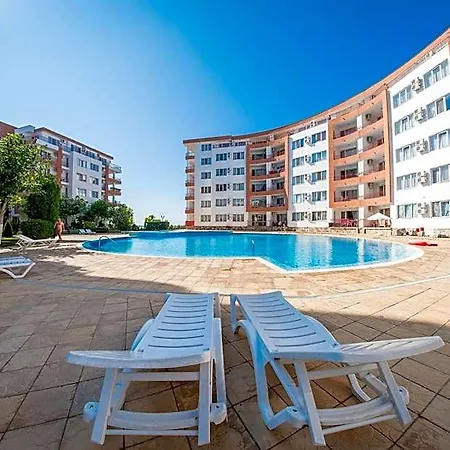 Riviera מלון 4*