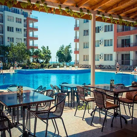 Riviera מלון 4*